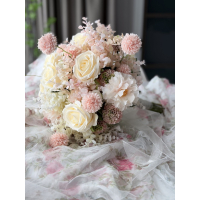 Hand gebonden zijden boeket