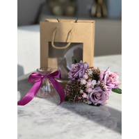 Cadeau tas met vaasje en boeketje