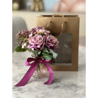 Cadeau tas met vaasje en boeketje