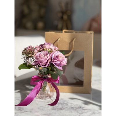 Cadeau tas met vaasje en boeketje Cadeau tas met vaasje en boeketje