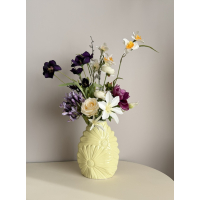 Voorjaars boeket in bloem vaas