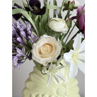 Voorjaars boeket in bloem vaas