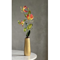 Zijde Gloriosa tak in Vaas