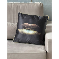 Velvet Kiss kussen
