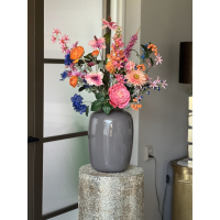 Zijden boeket in Taupe vaas