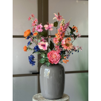 Zijden boeket in Taupe vaas